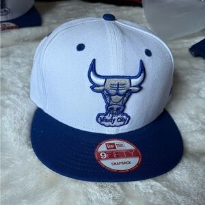 New Era White and Navy Chicago Bulls Snapback Cap